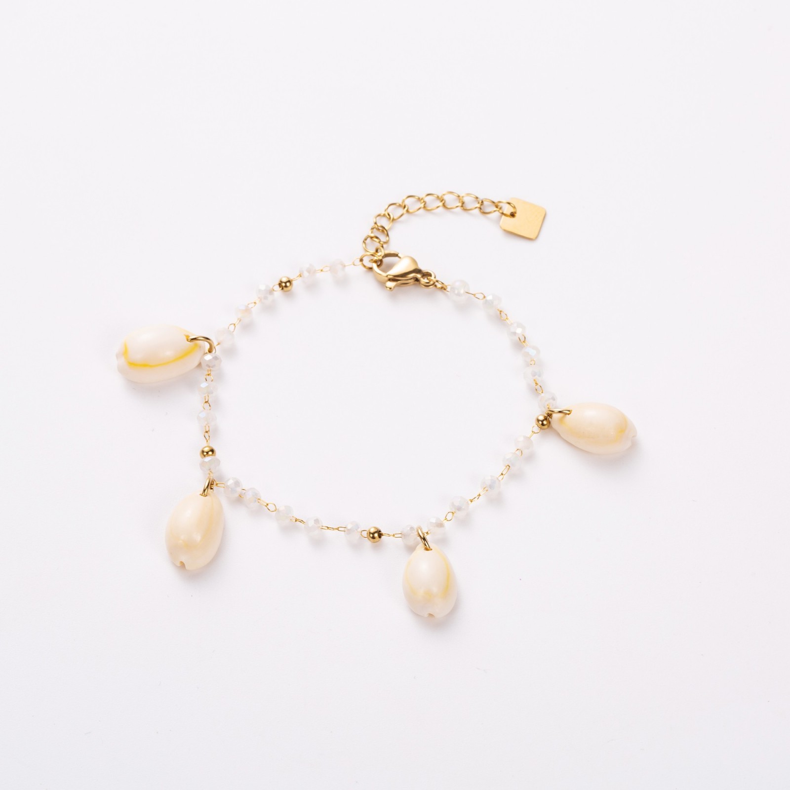 Glass Pearls and Shell Bracelet Color:White